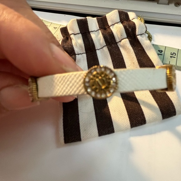 Henri Bendel wrap bracelet - Picture 2 of 7